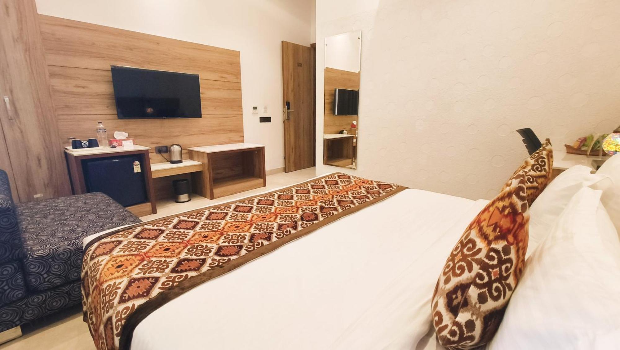 Blessings Hotel Amritsar Exteriör bild