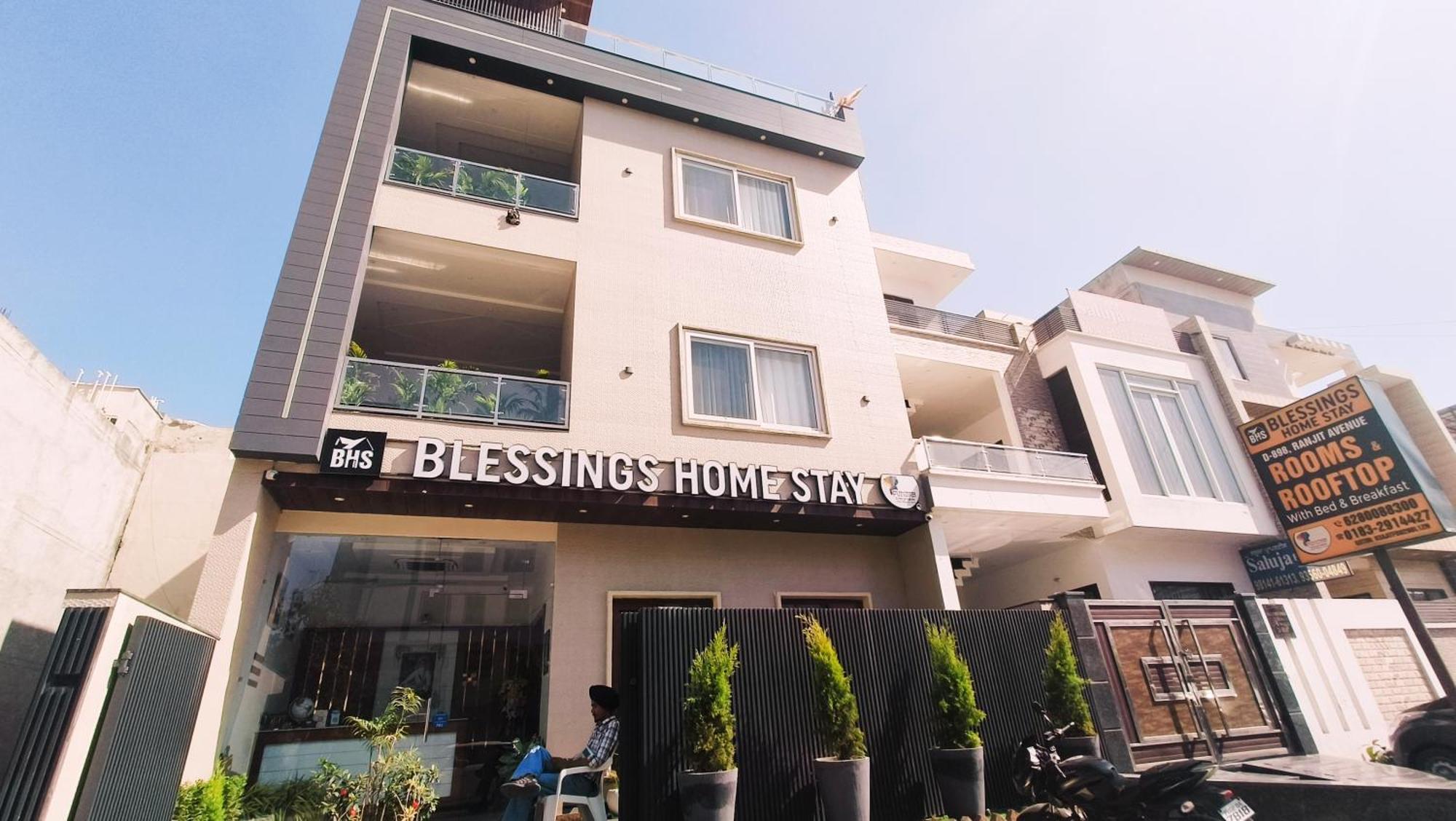 Blessings Hotel Amritsar Exteriör bild